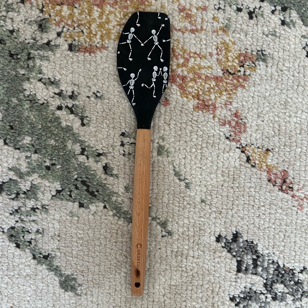Crofton Shelton Skeleton Spatula Wood Rubber Halloween Spooky Fun